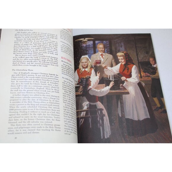 1977 An American Annual of Christmas Literature and Art Book 32409 - Picture 9 of 12